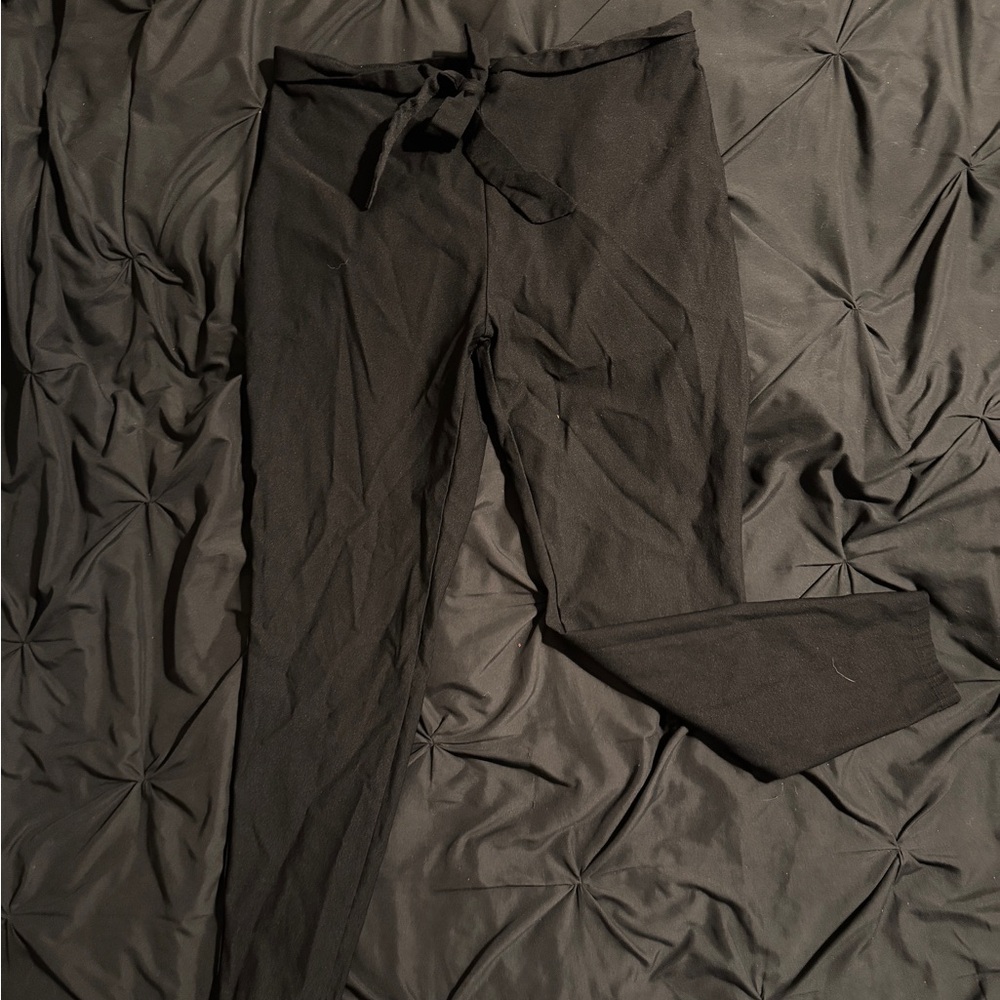 Stylish Black Women's Cropped Pants